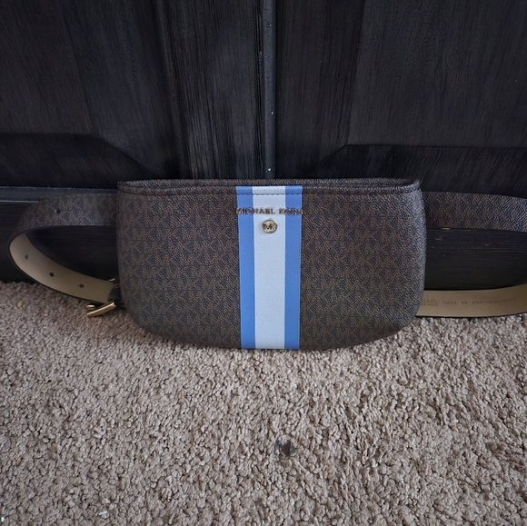 Michael Kors Handbags - Michael Kors